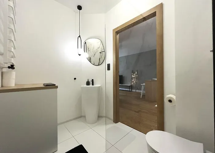 Mieszczanska ~ Self Check-in 24h ~parking And Lift * فروتسواف