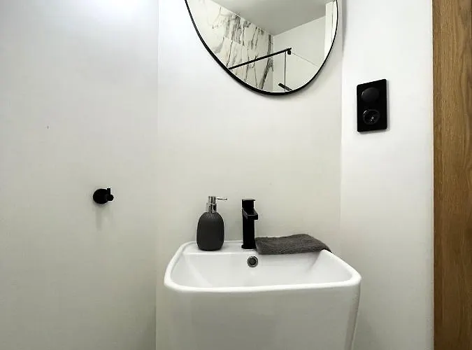 Mieszczanska ~ Self Check-in 24h ~parking And Lift فروتسواف